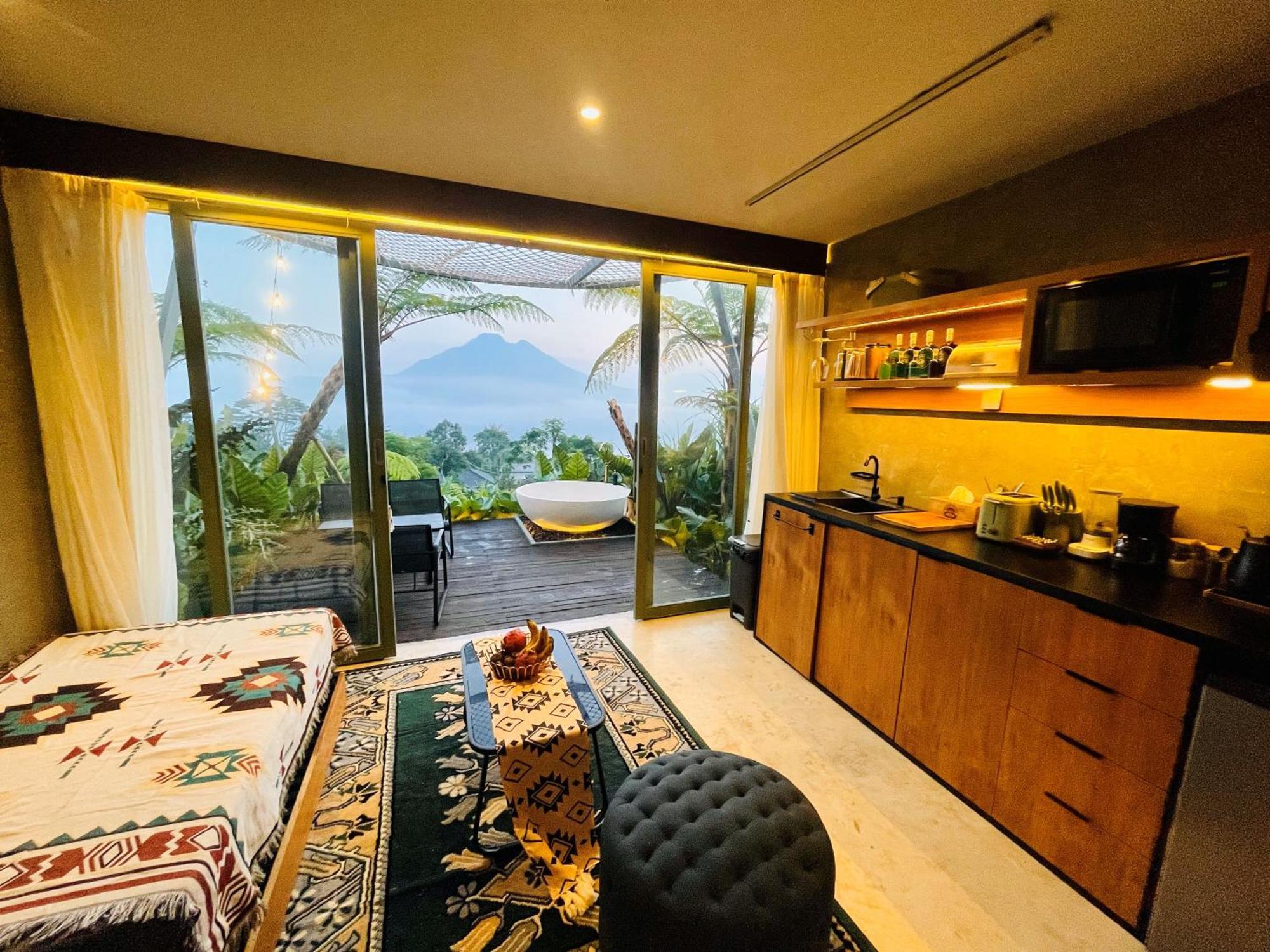 Black Wood Cabin Кинтамани Экстерьер фото