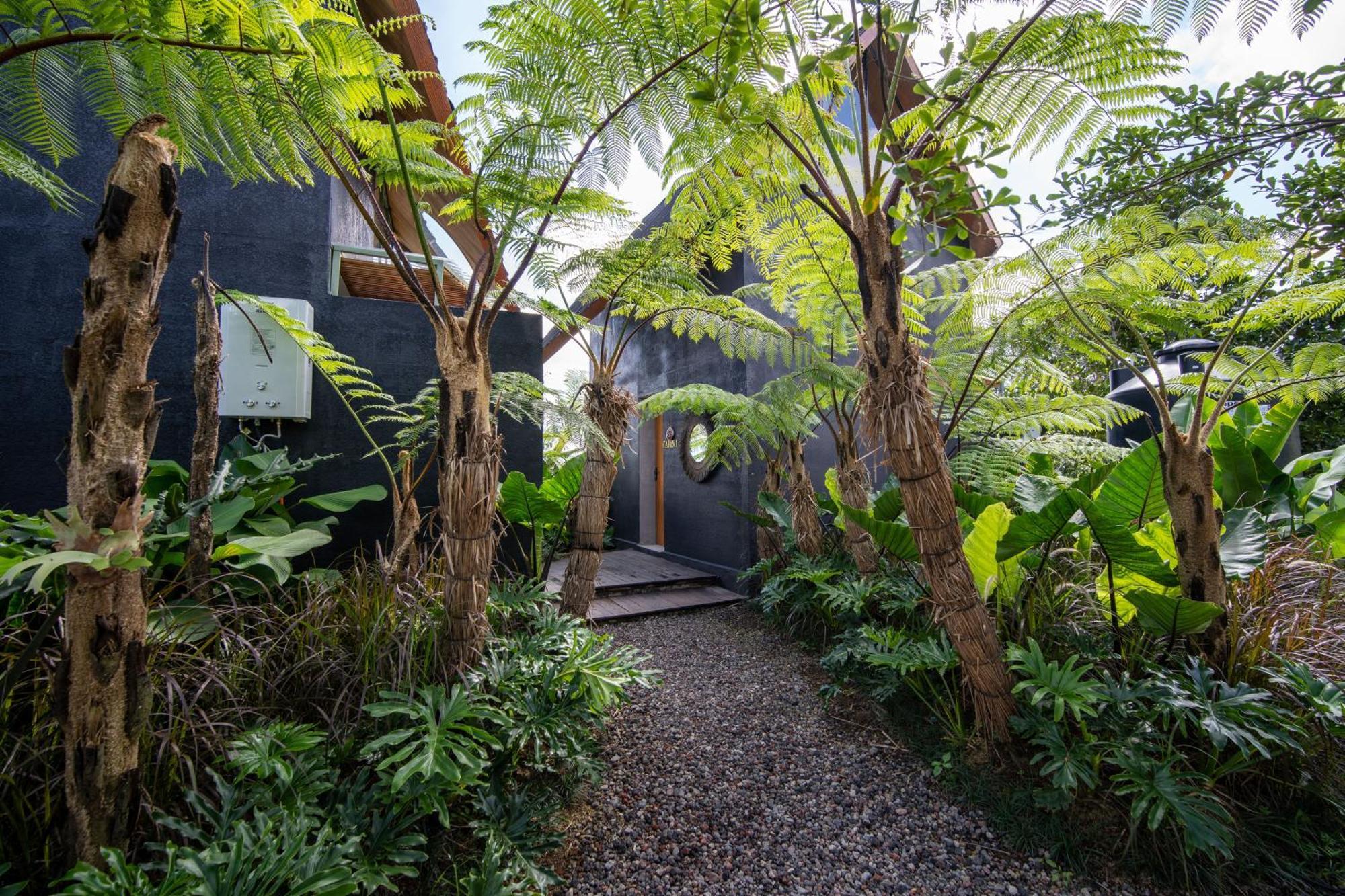 Black Wood Cabin Кинтамани Экстерьер фото
